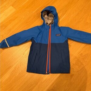 Perfect condition toddler boy Patagonia rain coat